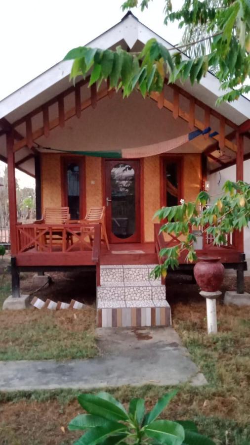 Why Not Bar And Bungalows #2 Pemenang Dış mekan fotoğraf